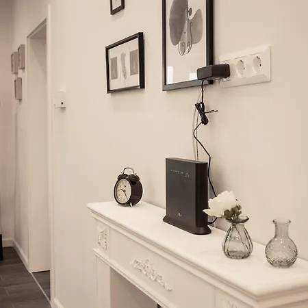 Airy Apartment *