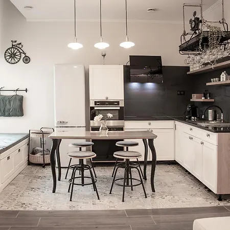 Airy Apartment